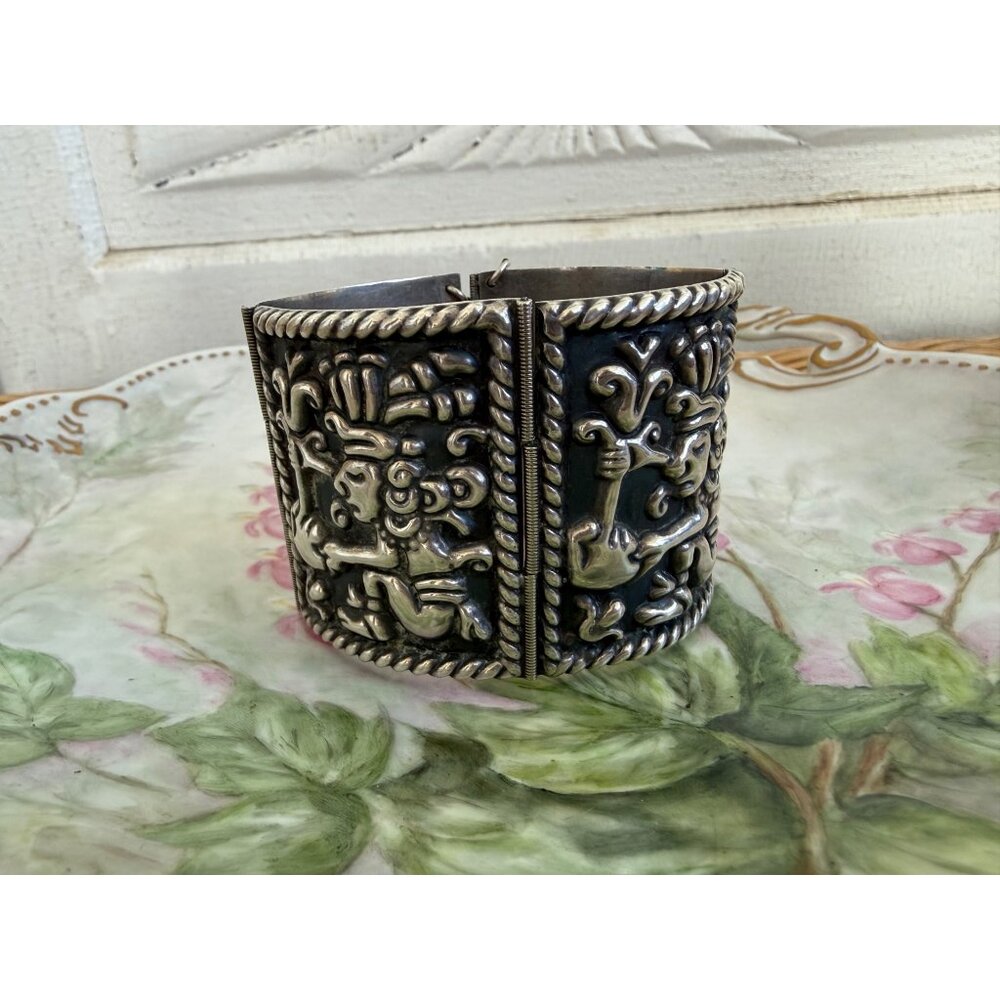 Vintage 60's Mexico 925 Sterling Wide Link Bracelet Aztec Warrior Repousse 68.6g